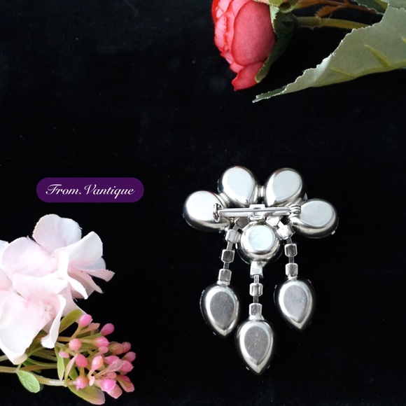 🟢 VINTAGE Green Pearl with Crystal Dangly Brooch / Scarf Pin 🧷 - Picture 3 of 5